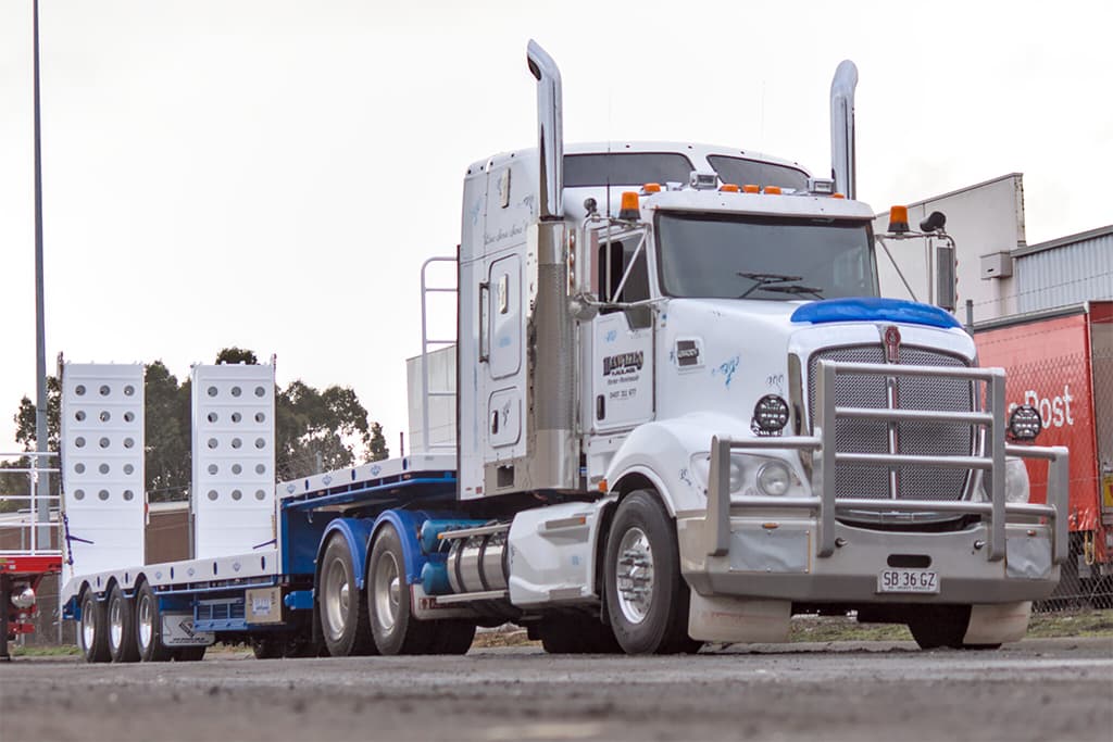 Hawke’s Haulage and Their Custom 3.5m Ultra-Low Widener