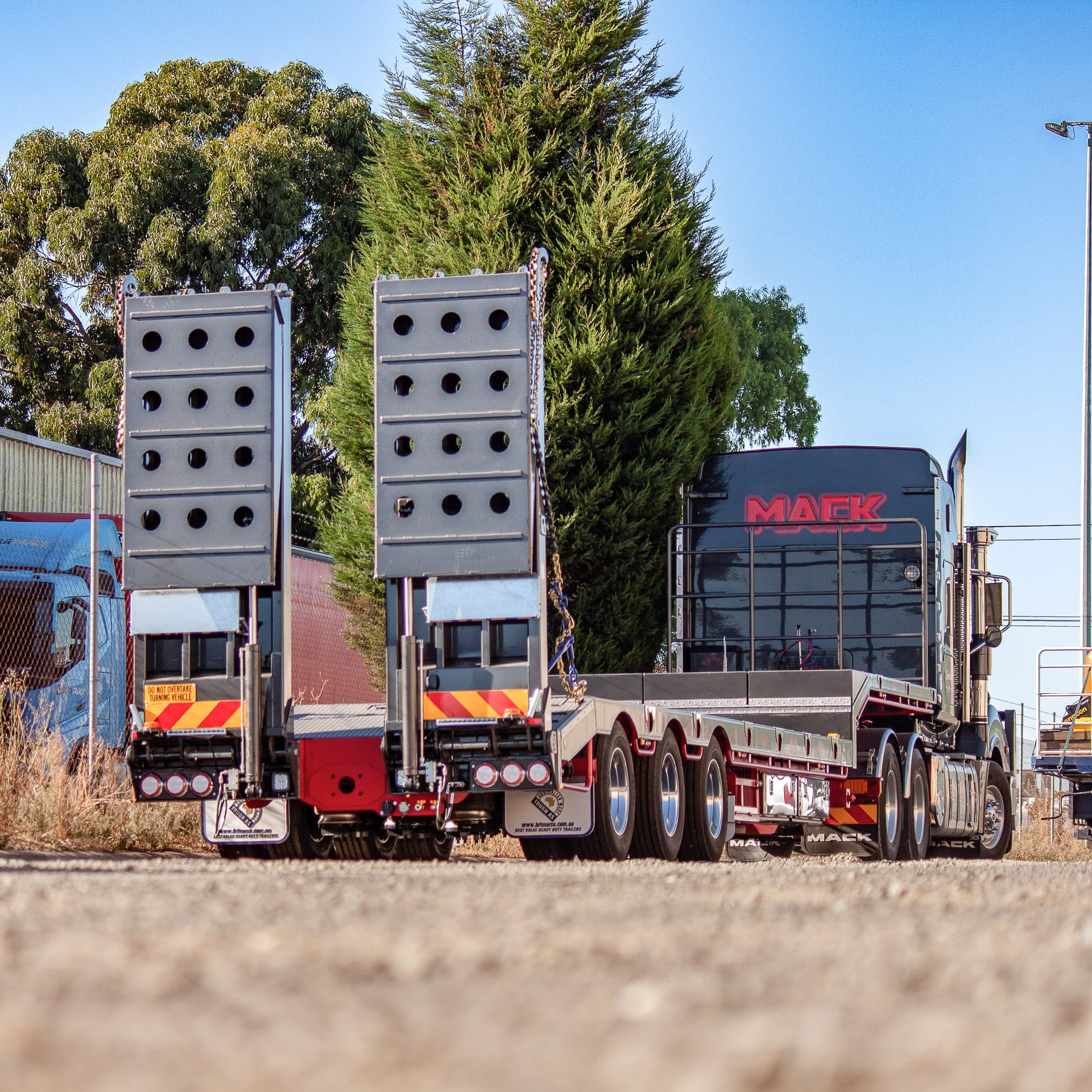 3.5m Tri-Axle Drop Deck Widener Trailer – photo 5